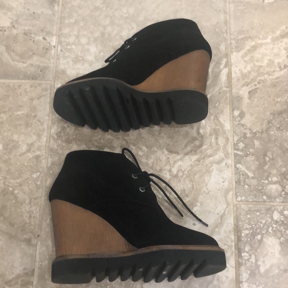 BCBG GENERATION NARISKA BOOTIES --SIZE 9-- COLOR BLACK - Picture 6 of 11